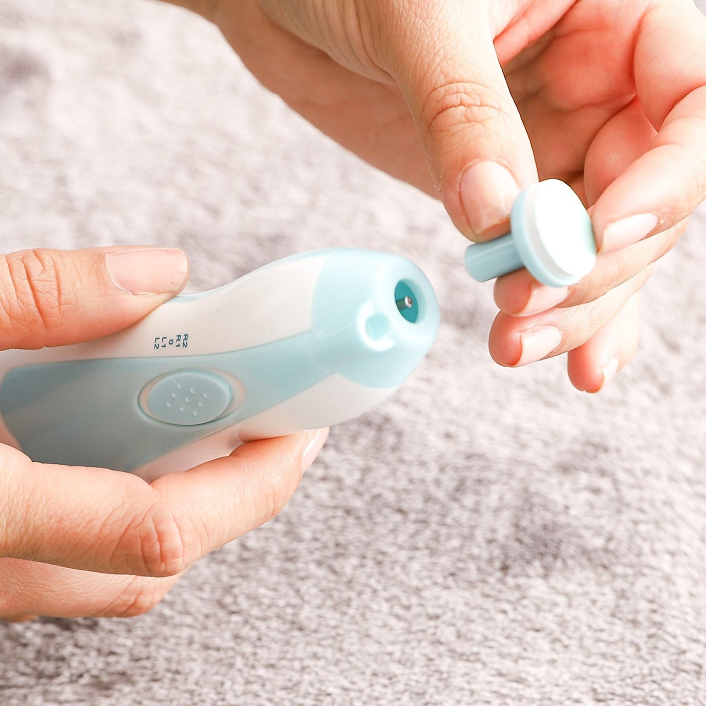 Lima cortaúñas para bebes eléctrica con luz LED