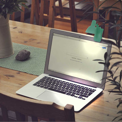 Lámpara LED Ajustable Con Pinza y Cuello Flexible USB 360°